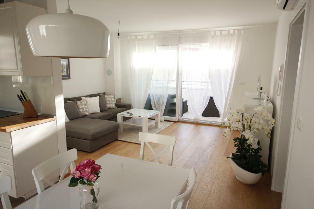 Villa More Макарска Екстериор снимка