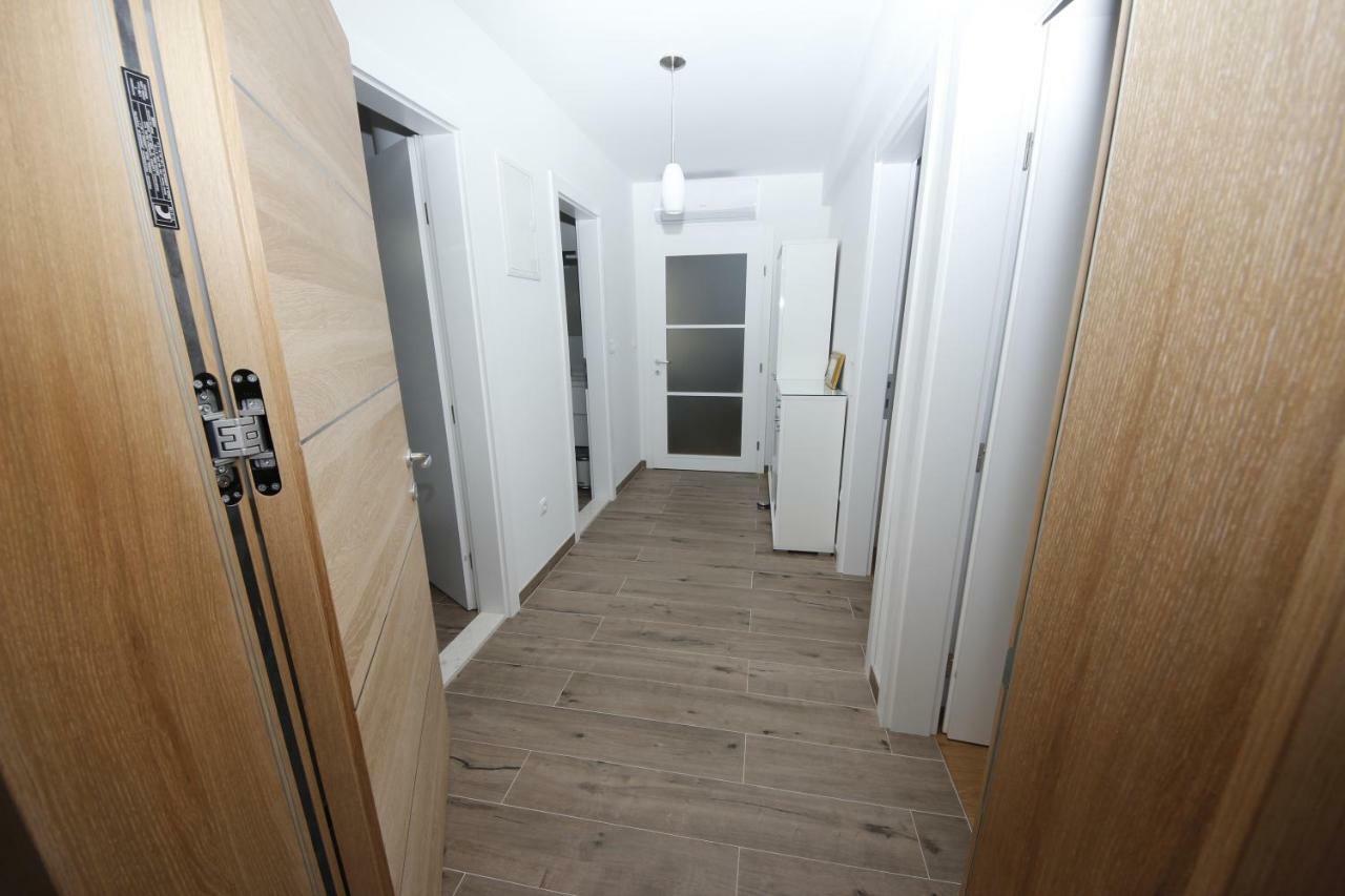 Villa More Макарска Екстериор снимка